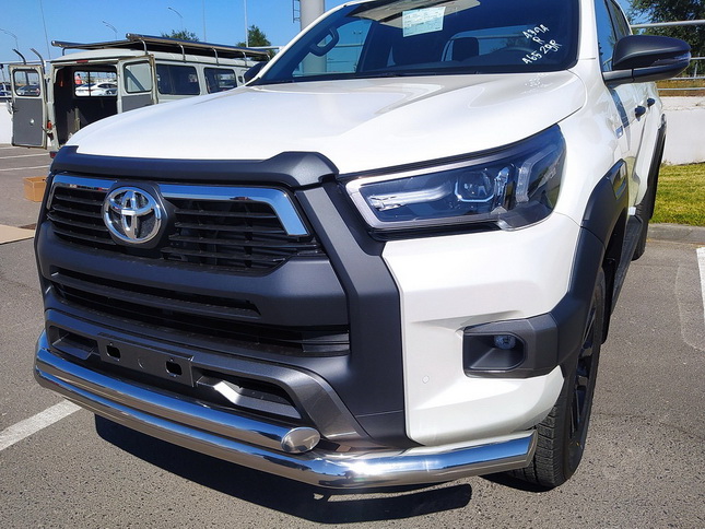   Toyota Hilux Black Onyx 2020