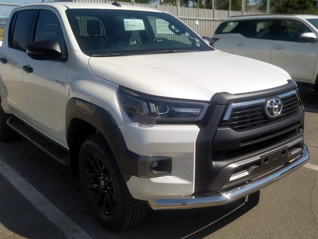    Toyota Hilux Blac Onyx 2020