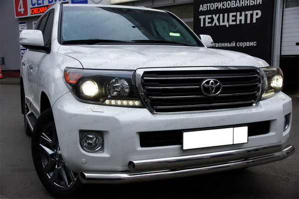    Toyota Land Cruiser 200