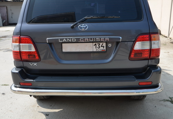 Toyota Land Cruiser 100   