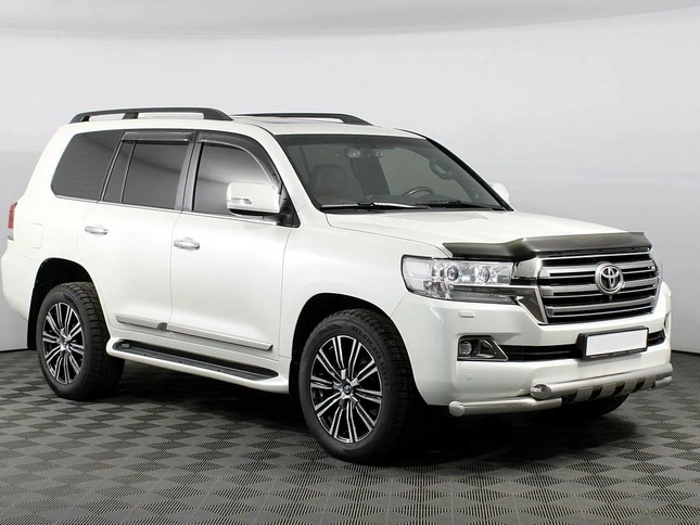    LC 200 (2017.-)