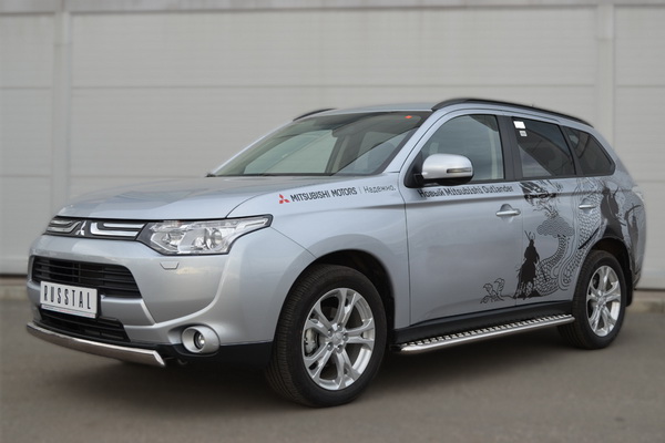      Mitsubishi Outlander 2012