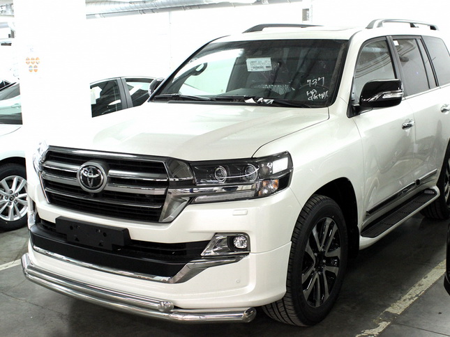   Toyota Land Cruiser 200 Executive Lounge