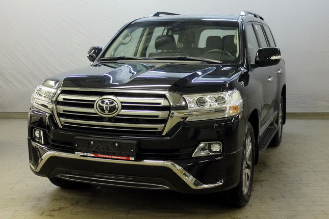  Executive Black land Cruiser 200