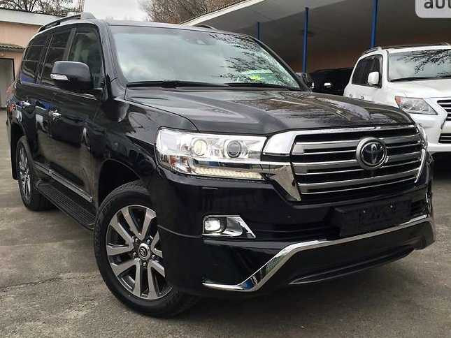  Executive Black Toyota Land Cruiser 200 2015
