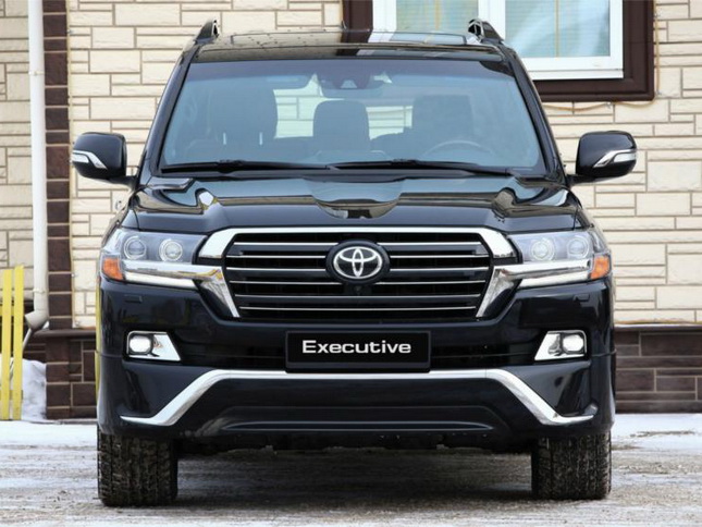  Executive Black Toyota Land Cruiser 200