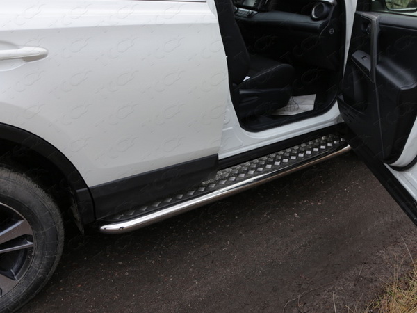 Пороги на Toyota RAV4 2015