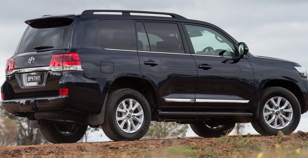    Toyota Land Cruiser 200 2015