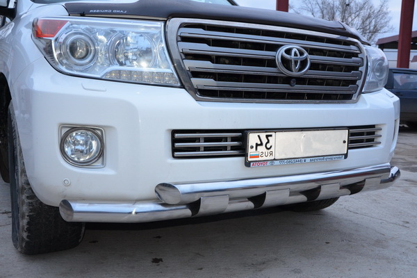    Toyota Land Cruiser 200