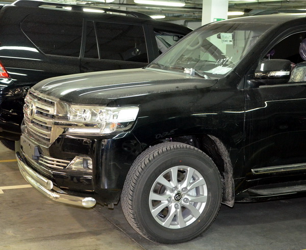   Toyota Land Cruiser 200 2015