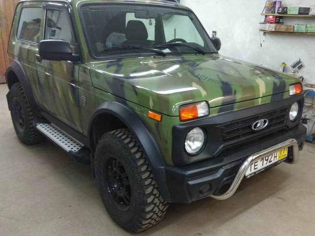  Lada Niva Bronto