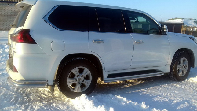     Lexus LX570 2016