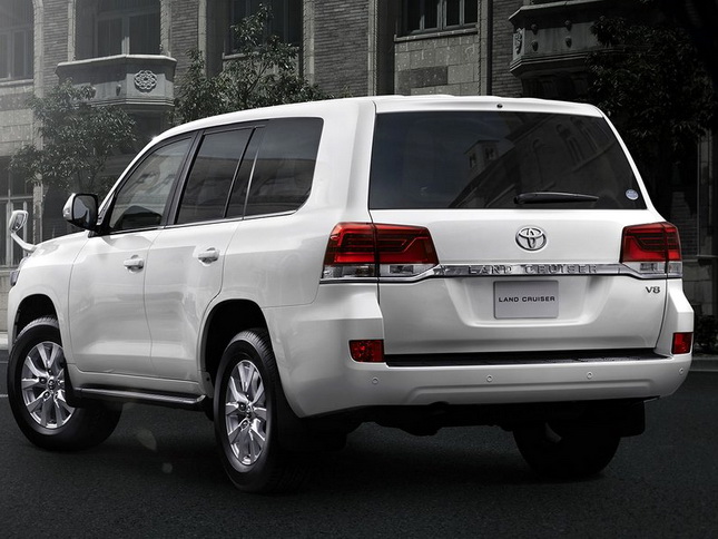    Toyota Land Cruiser 200 2015