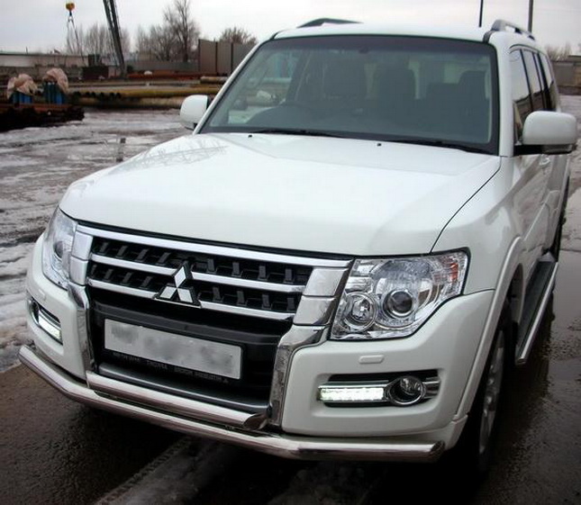 Mitsubishi Pajero 4  